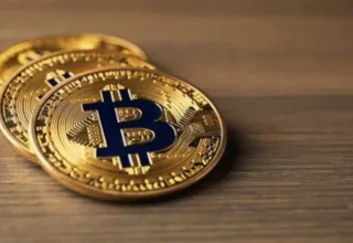 Bitcoin Price Falls Below $84,000 as $487 Million in Longs Liquidate
