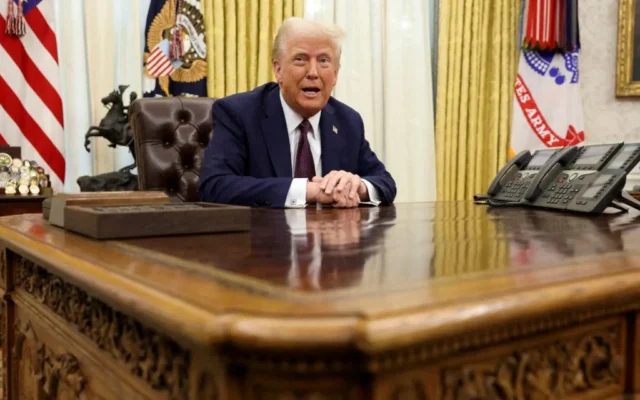 Trump’s Economic Promise in Iowa Runs Into Trouble
